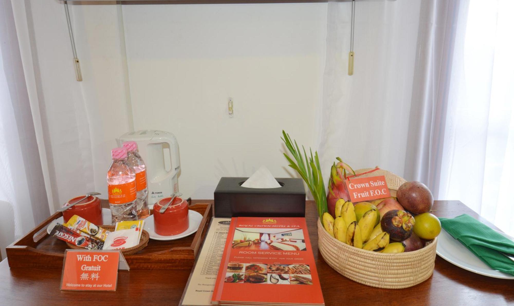 The Suite By Royal Crown Hotel Siem Reap Bagian luar foto