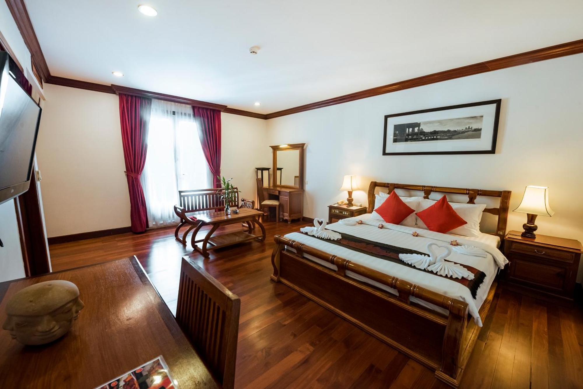 The Suite By Royal Crown Hotel Siem Reap Bagian luar foto