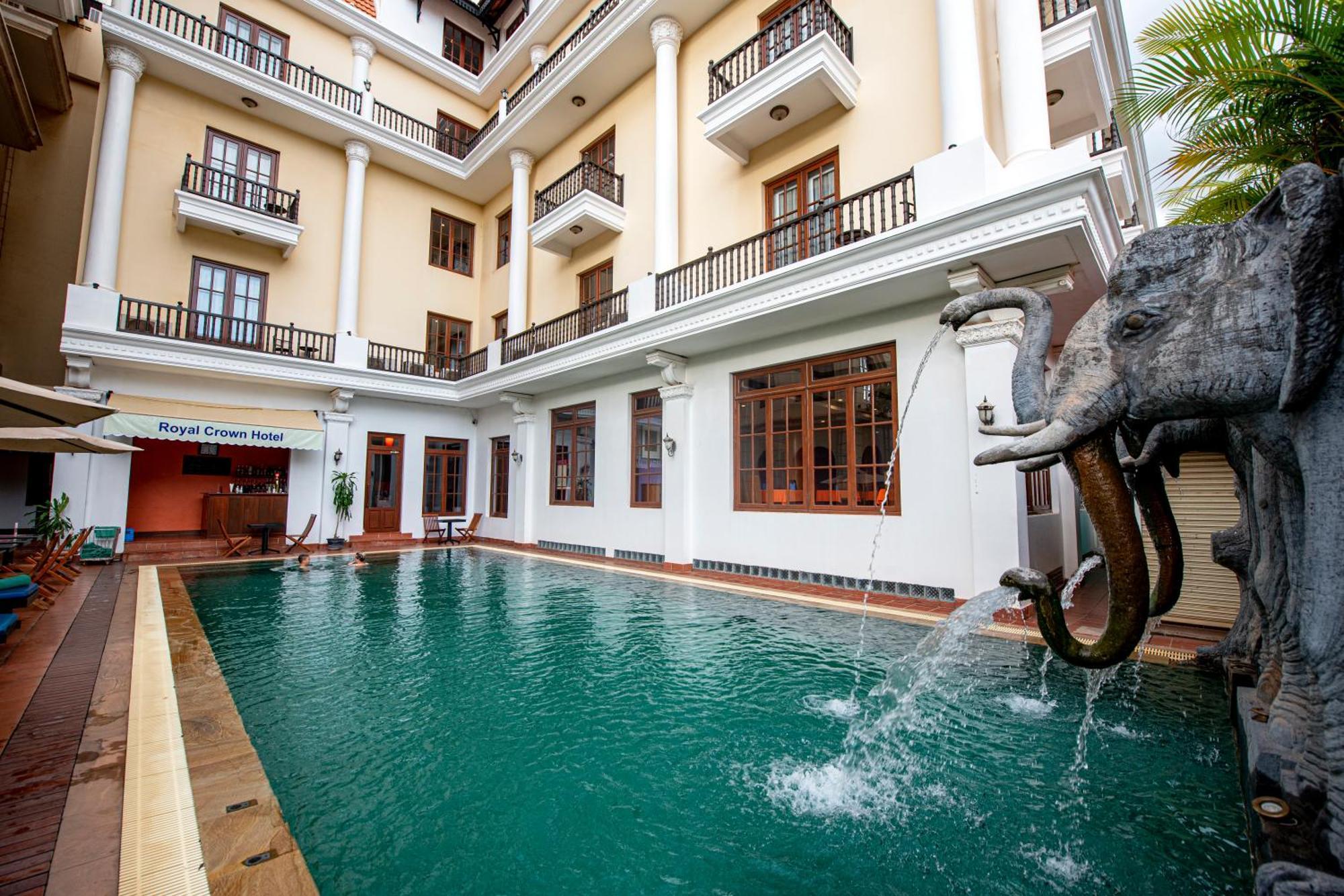 The Suite By Royal Crown Hotel Siem Reap Bagian luar foto