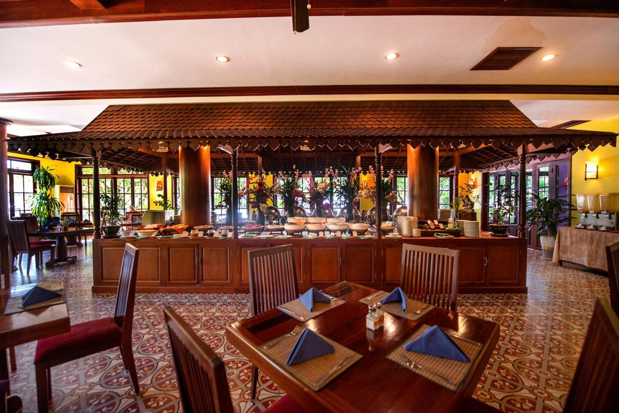 The Suite By Royal Crown Hotel Siem Reap Bagian luar foto