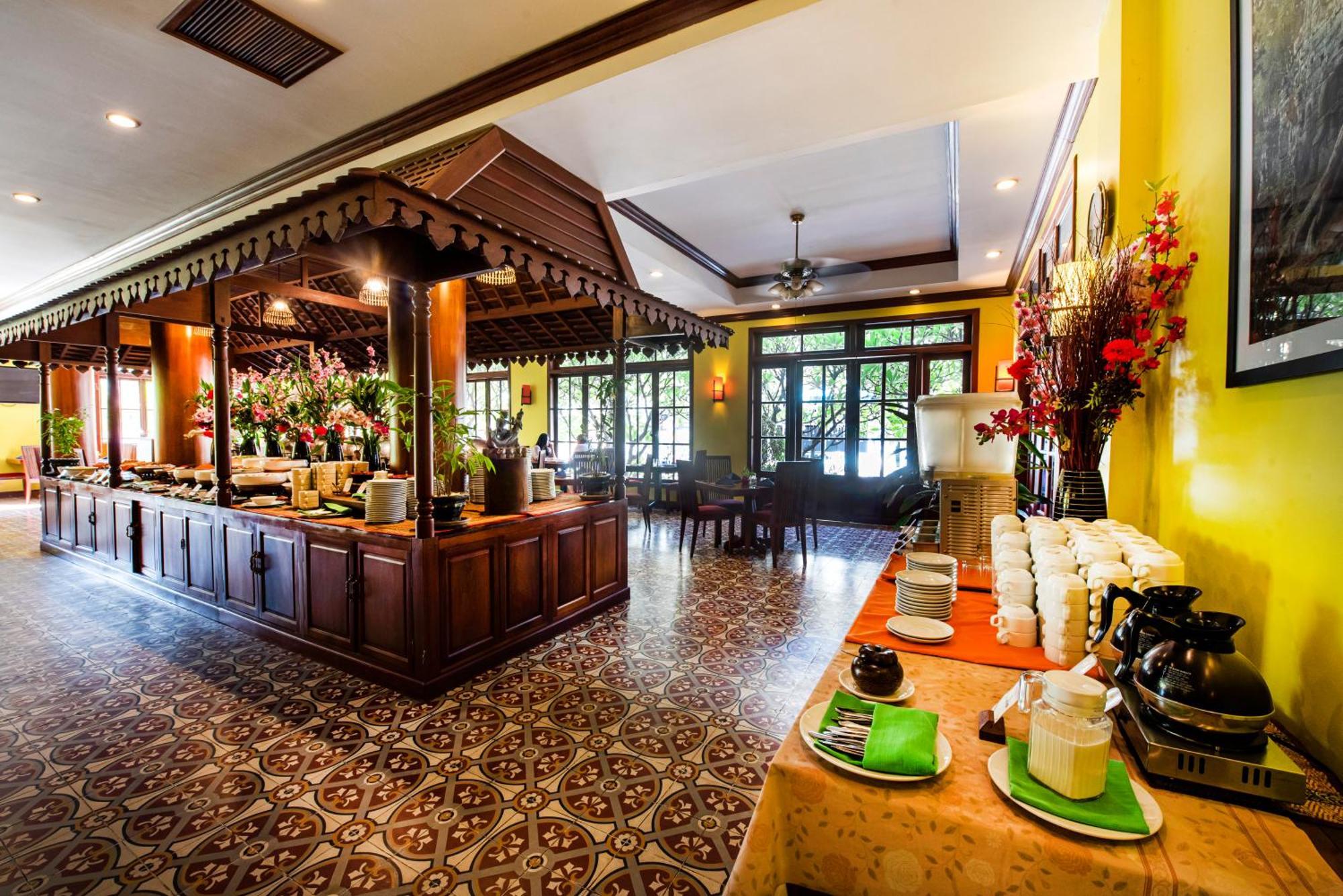 The Suite By Royal Crown Hotel Siem Reap Bagian luar foto