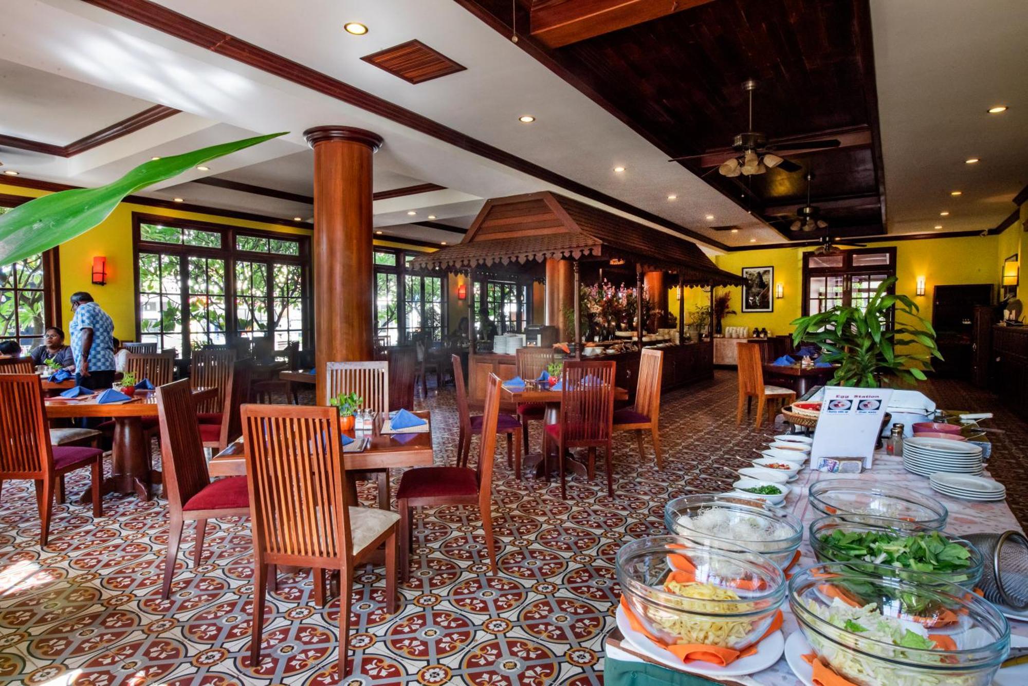 The Suite By Royal Crown Hotel Siem Reap Bagian luar foto