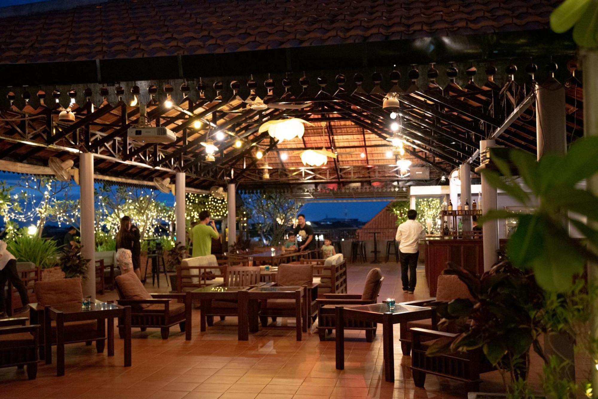 The Suite By Royal Crown Hotel Siem Reap Bagian luar foto