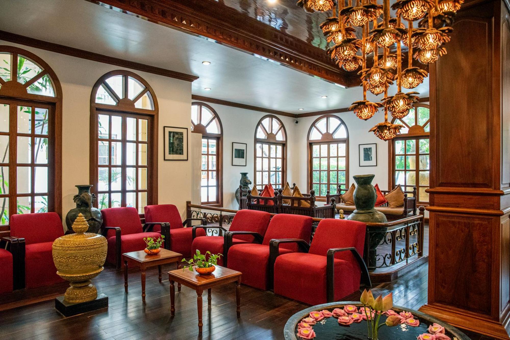 The Suite By Royal Crown Hotel Siem Reap Bagian luar foto