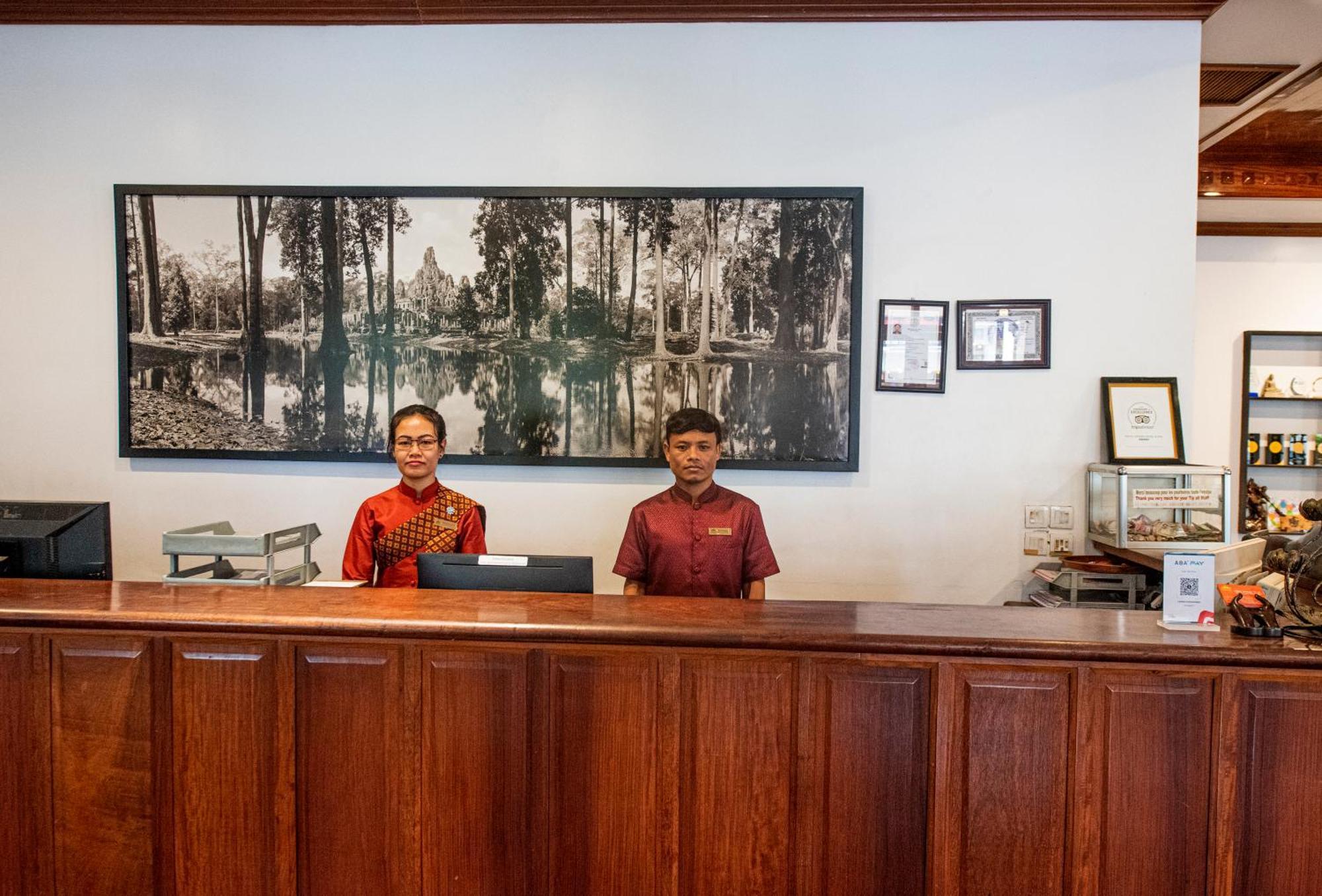 The Suite By Royal Crown Hotel Siem Reap Bagian luar foto
