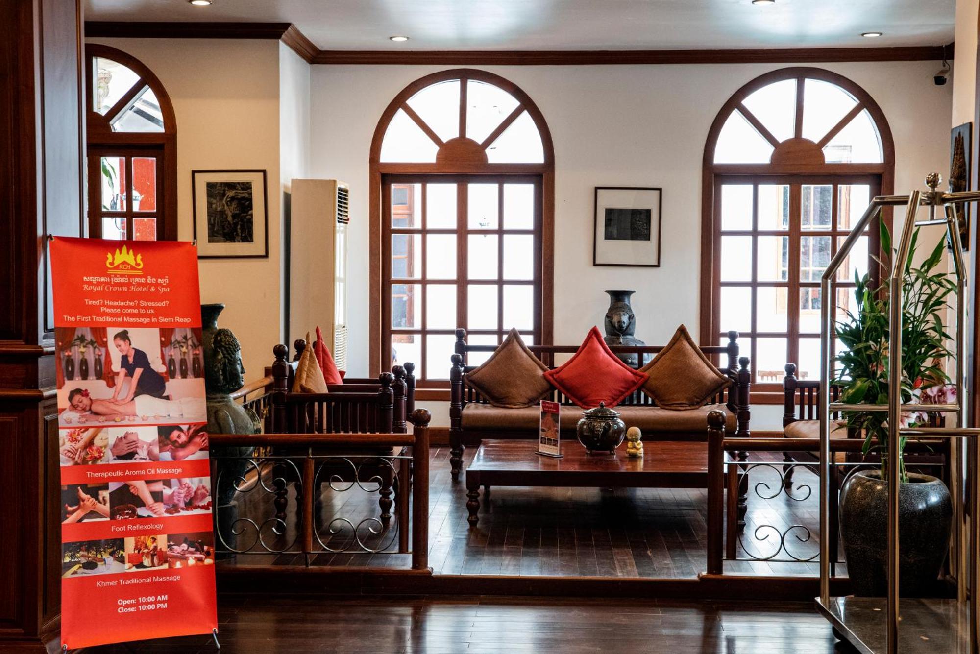 The Suite By Royal Crown Hotel Siem Reap Bagian luar foto