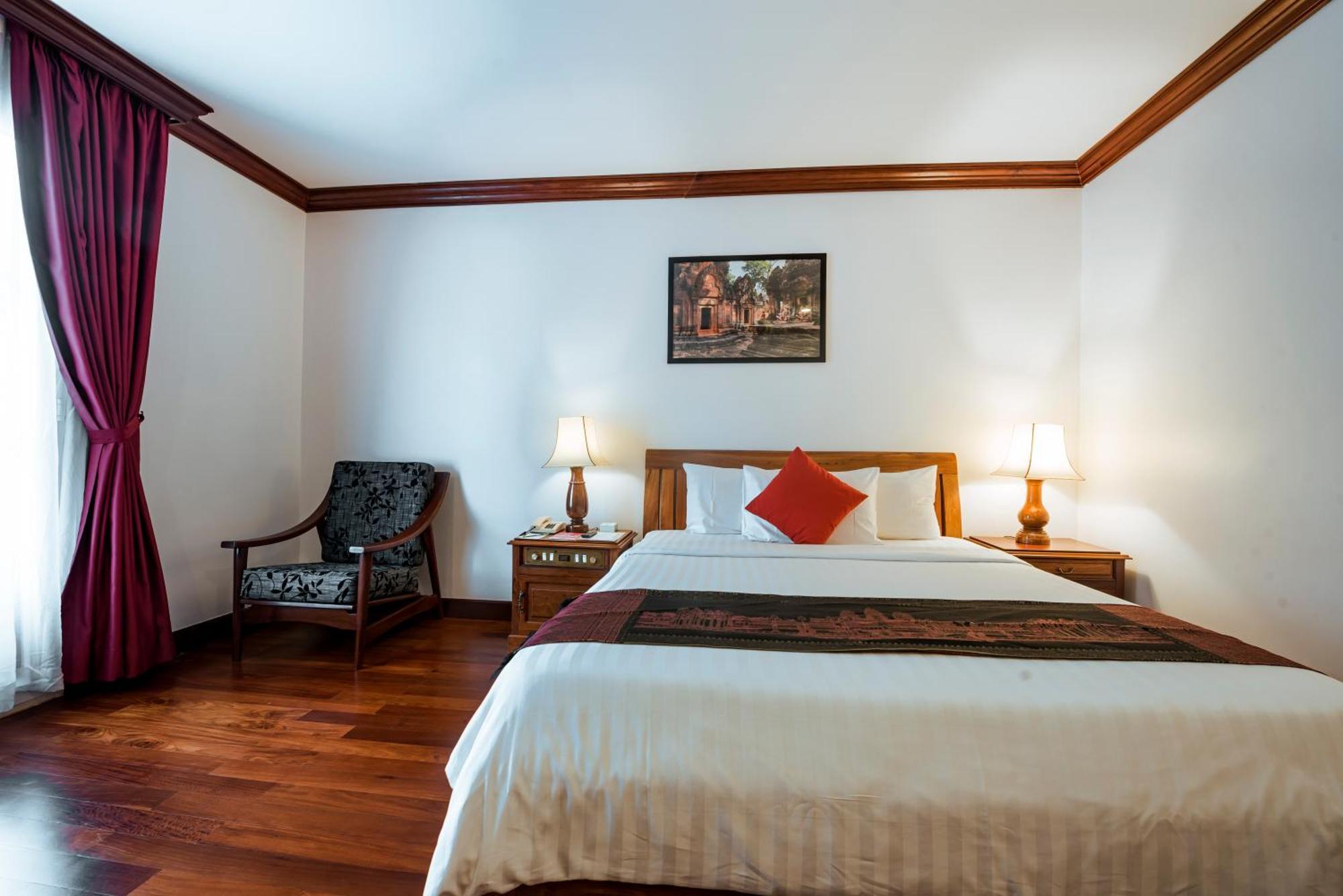 The Suite By Royal Crown Hotel Siem Reap Bagian luar foto