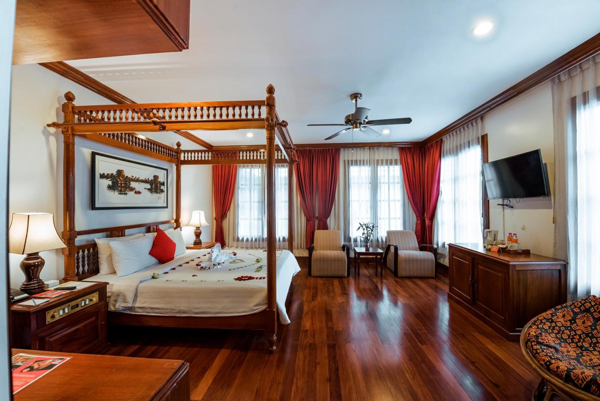 The Suite By Royal Crown Hotel Siem Reap Bagian luar foto