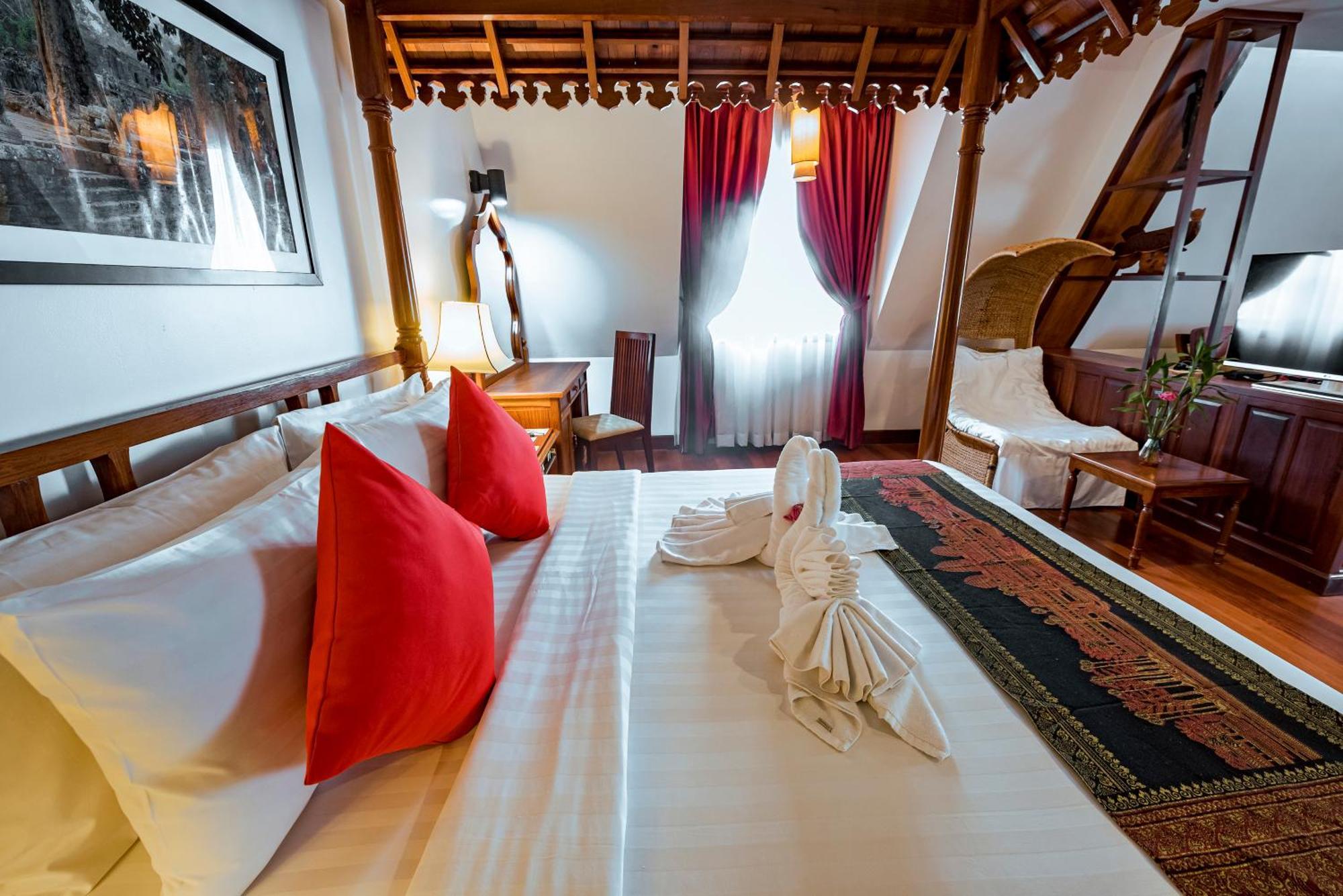 The Suite By Royal Crown Hotel Siem Reap Bagian luar foto