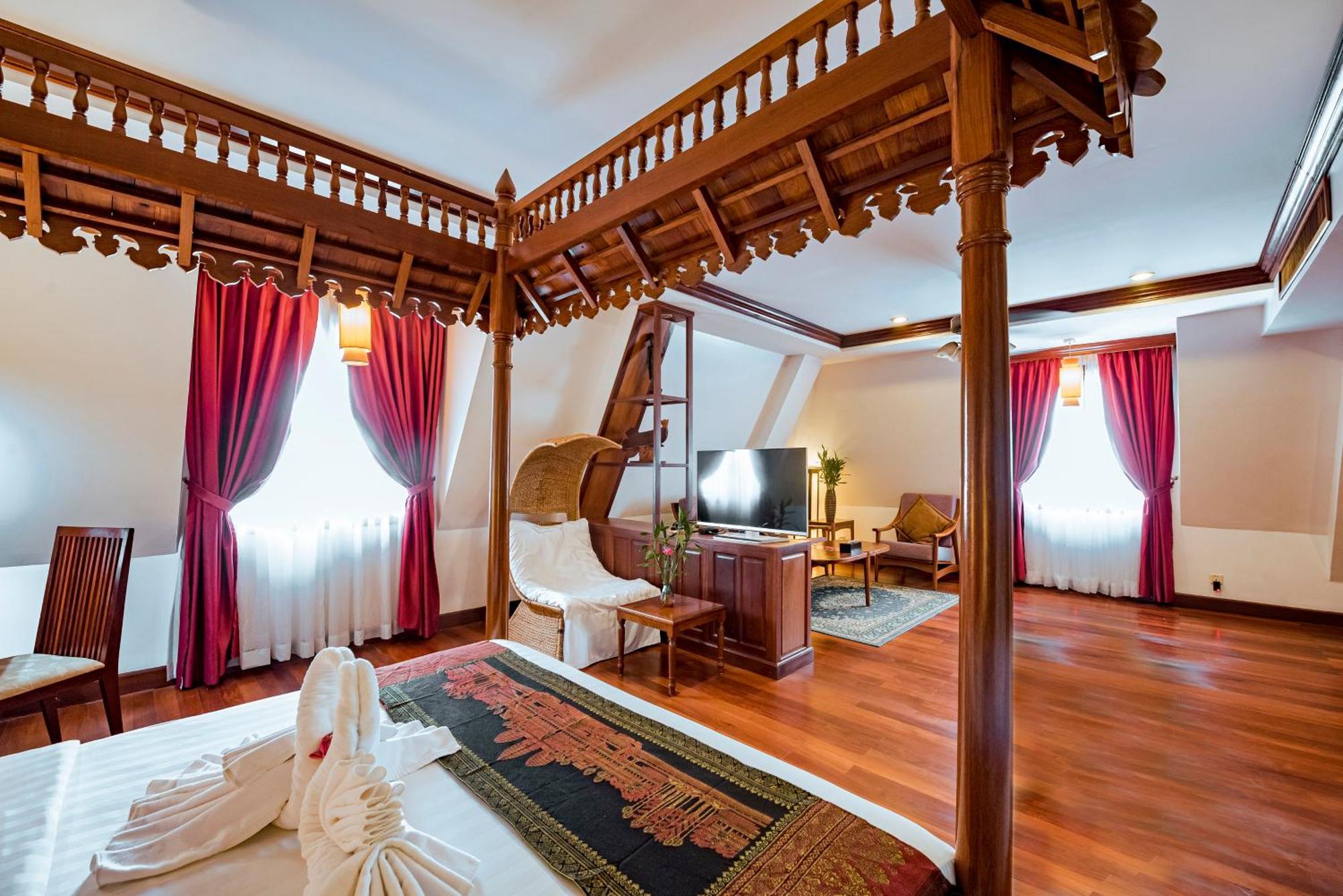 The Suite By Royal Crown Hotel Siem Reap Bagian luar foto
